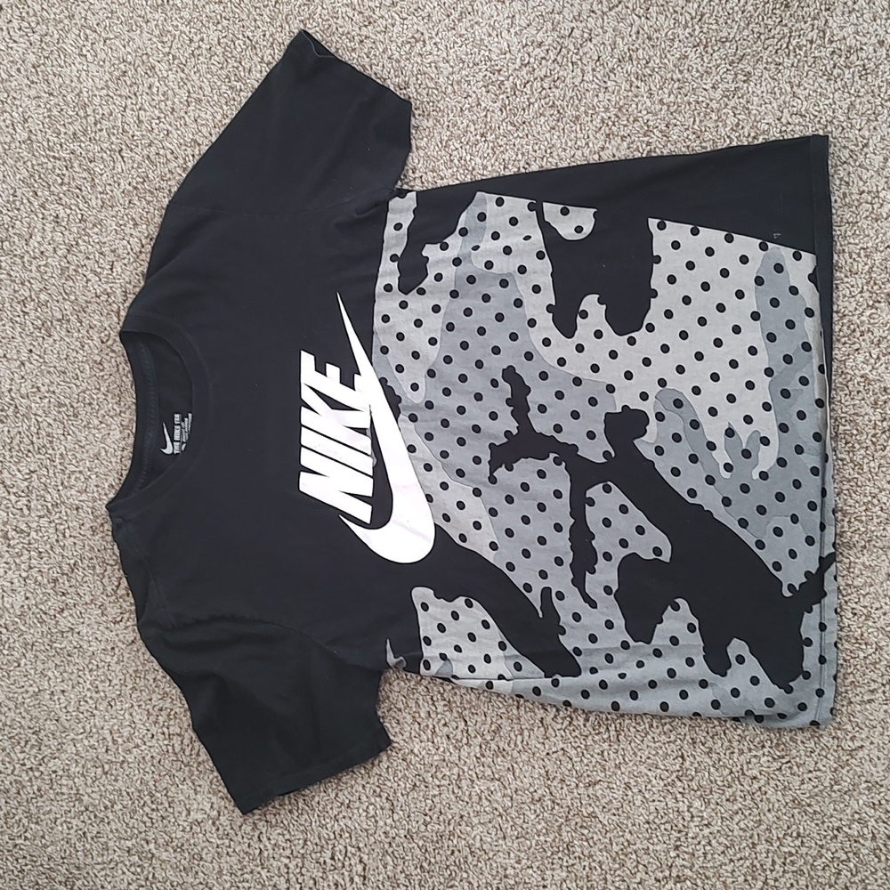 Nike Graphic Tee